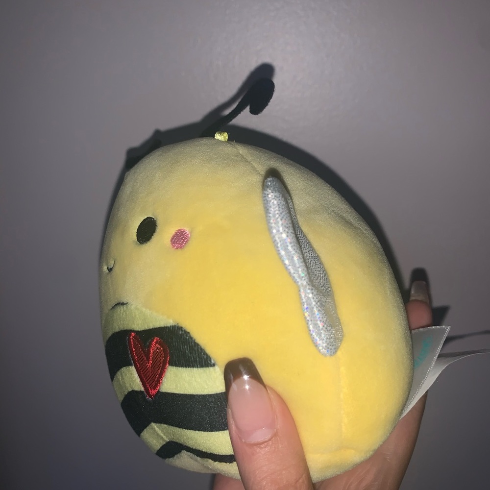 Bee squishmallow - Picture 3 of 3